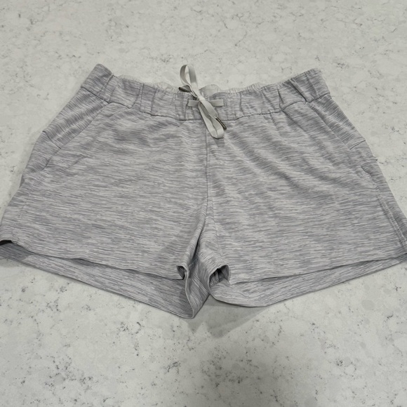 LULULEMON On The Fly Women's Space Dye Gray Shorts Pockets Gym Workout Casual - Picture 4 of 14